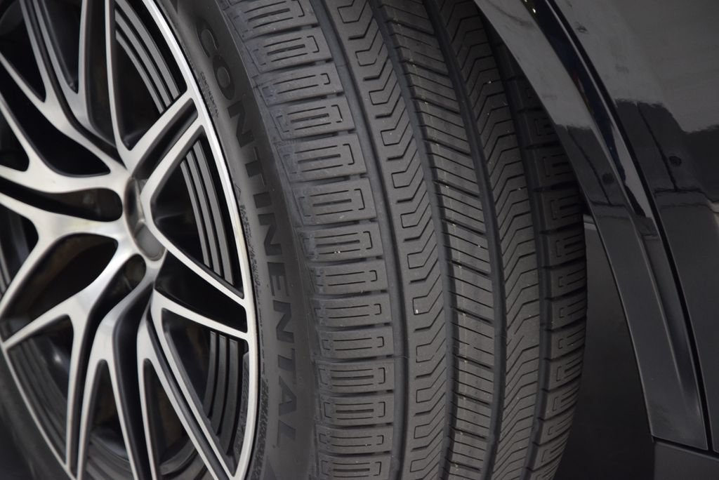 Certified 2024 Mercedes-Benz GLC 43 AMG 4MATIC image 29