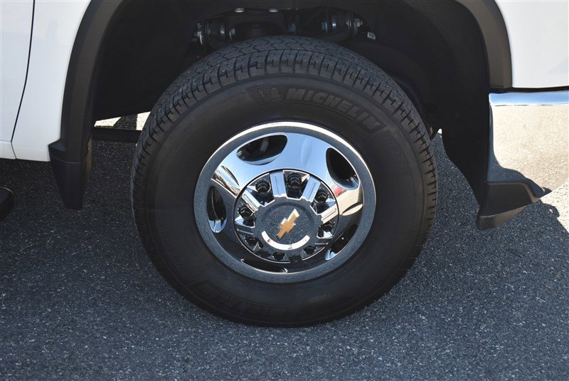 Used 2024 Chevrolet Silverado 3500 W/T image 3