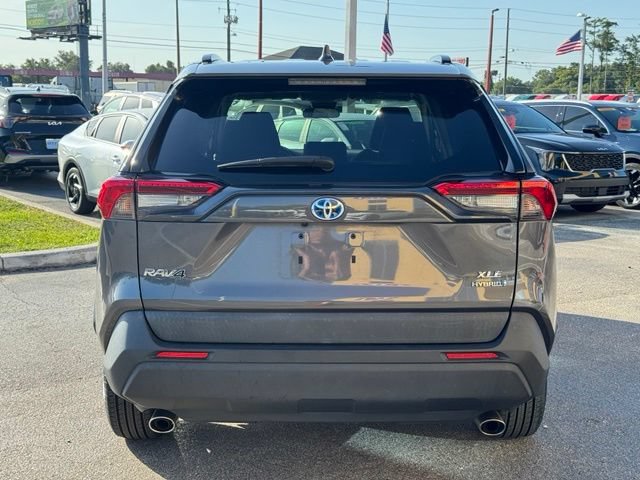 Used 2022 Toyota RAV4 XLE w/ Convenience Package AWD/4WD image 3