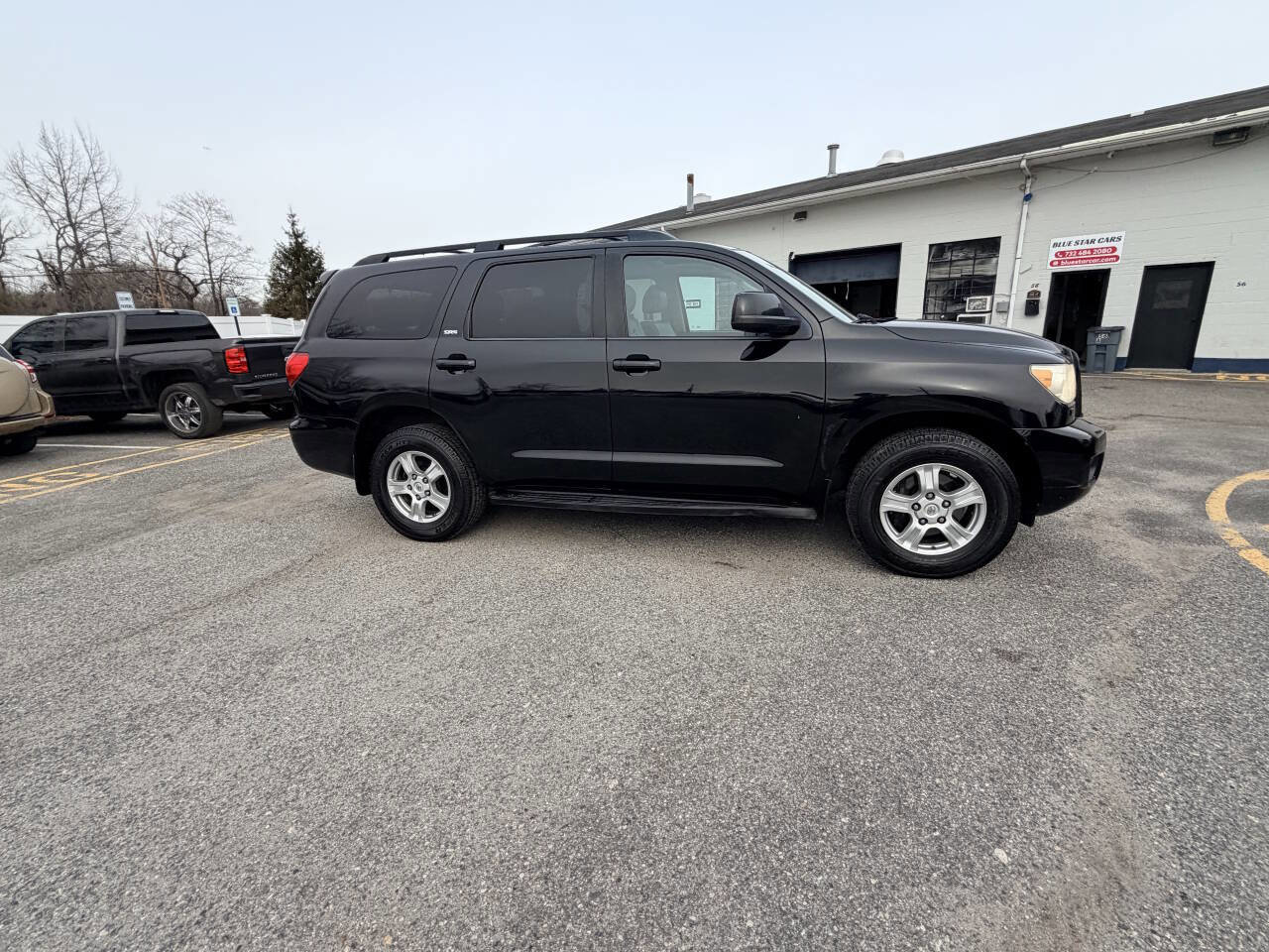 Used 2013 Toyota Sequoia SR5 w/ Premium Pkg image 8