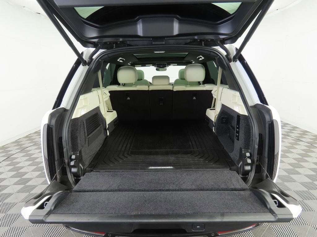 Certified 2023 Land Rover Range Rover Long Wheelbase SE image 27