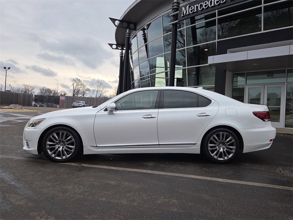 Used 2017 Lexus LS 460 image 2