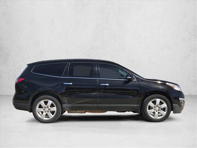 Used 2017 Chevrolet Traverse LT w/ Style and Technology Package image 4