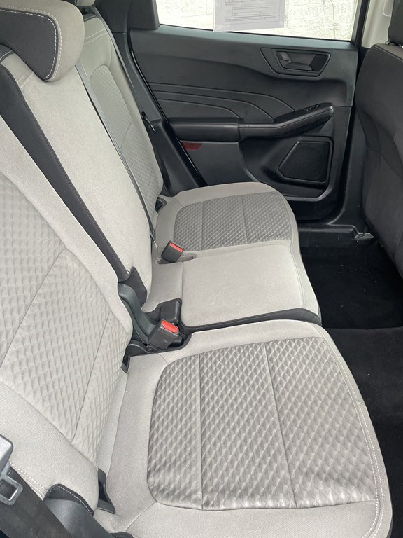 Used 2022 Ford Escape SE image 19