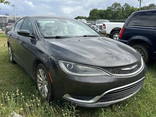Used 2017 Chrysler 200 Limited Platinum w/ Comfort & Convenience Group FWD image 4