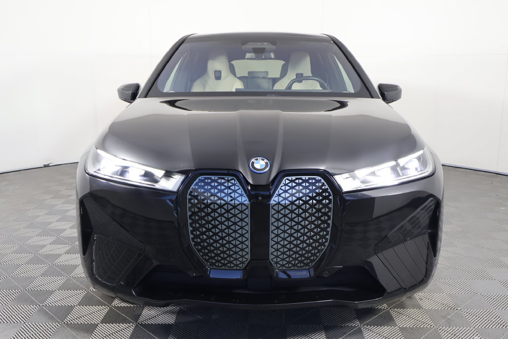 Used 2024 BMW iX xDrive50 w/ Sport Package AWD/4WD image 2