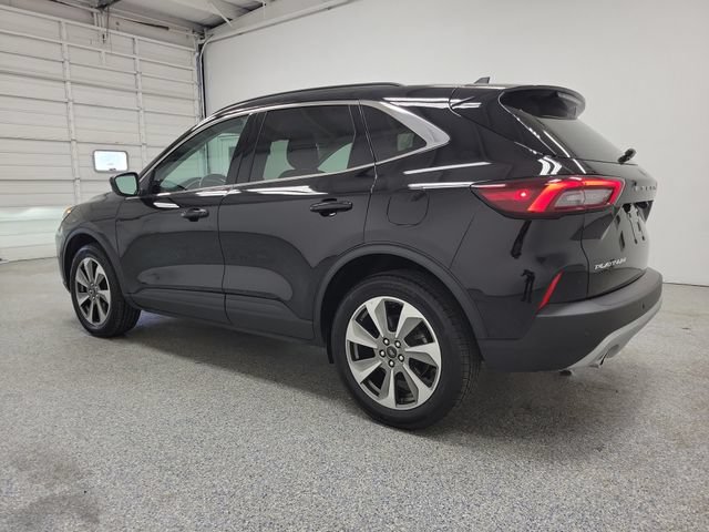 Used 2025 Ford Escape Platinum AWD/4WD image 4