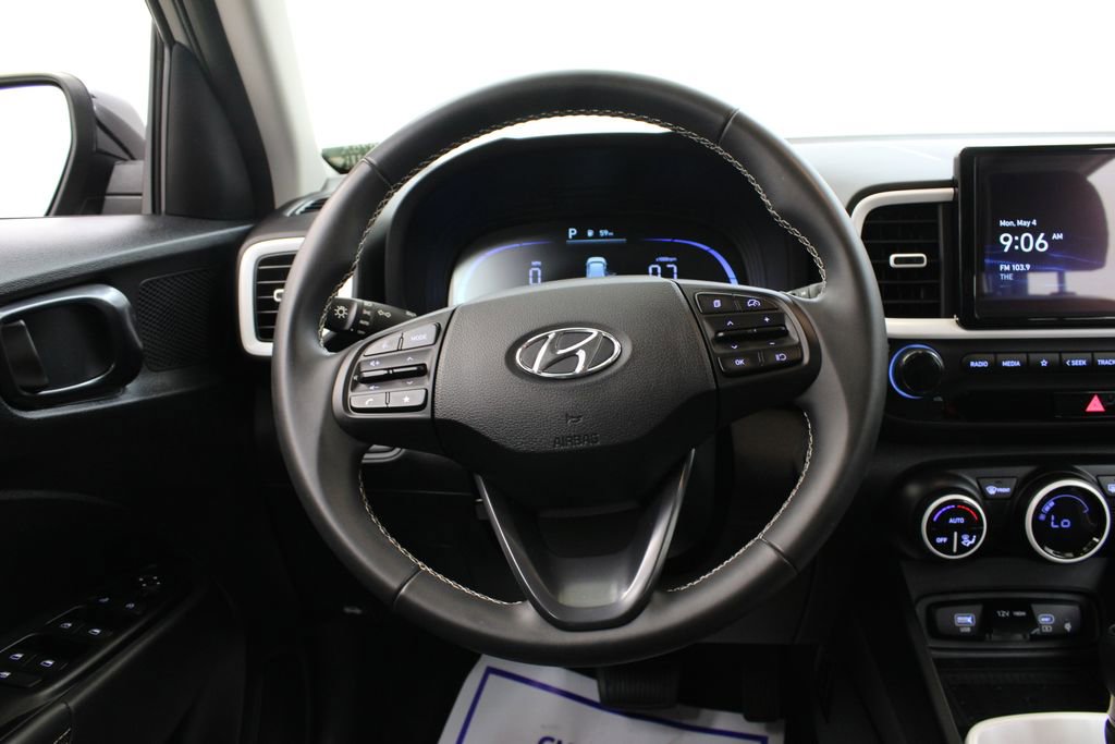 Used 2025 Hyundai Venue Limited FWD image 22