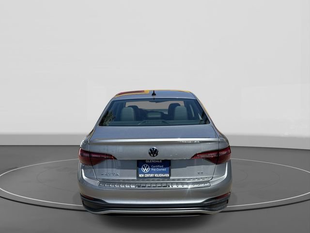 Certified 2023 Volkswagen Jetta SE FWD image 5