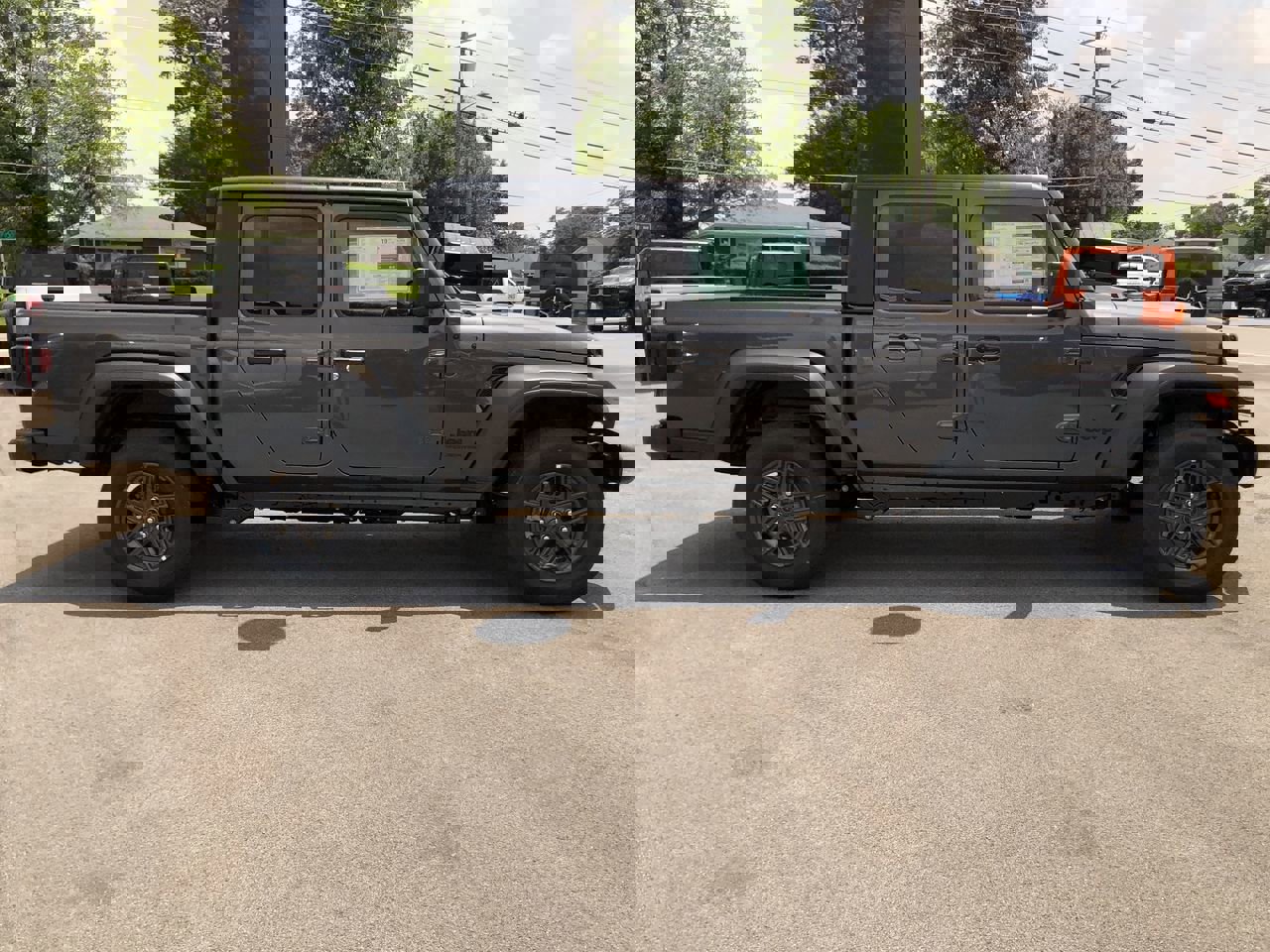 New 2025 Jeep Gladiator Sport image 14
