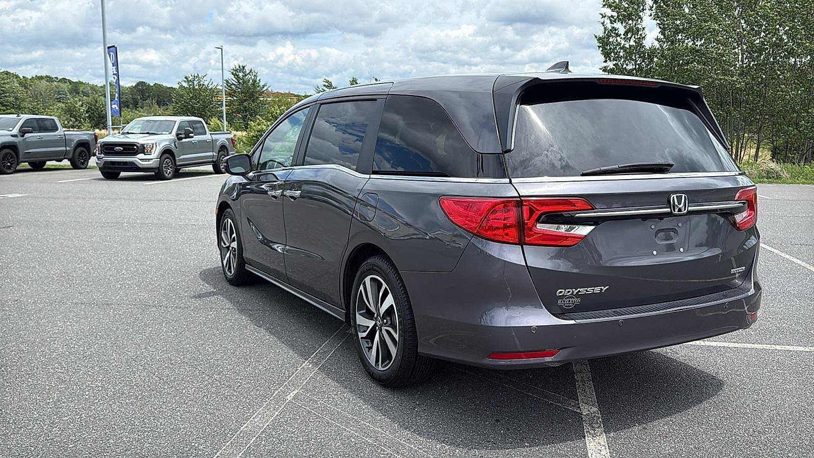Used 2023 Honda Odyssey Touring image 9