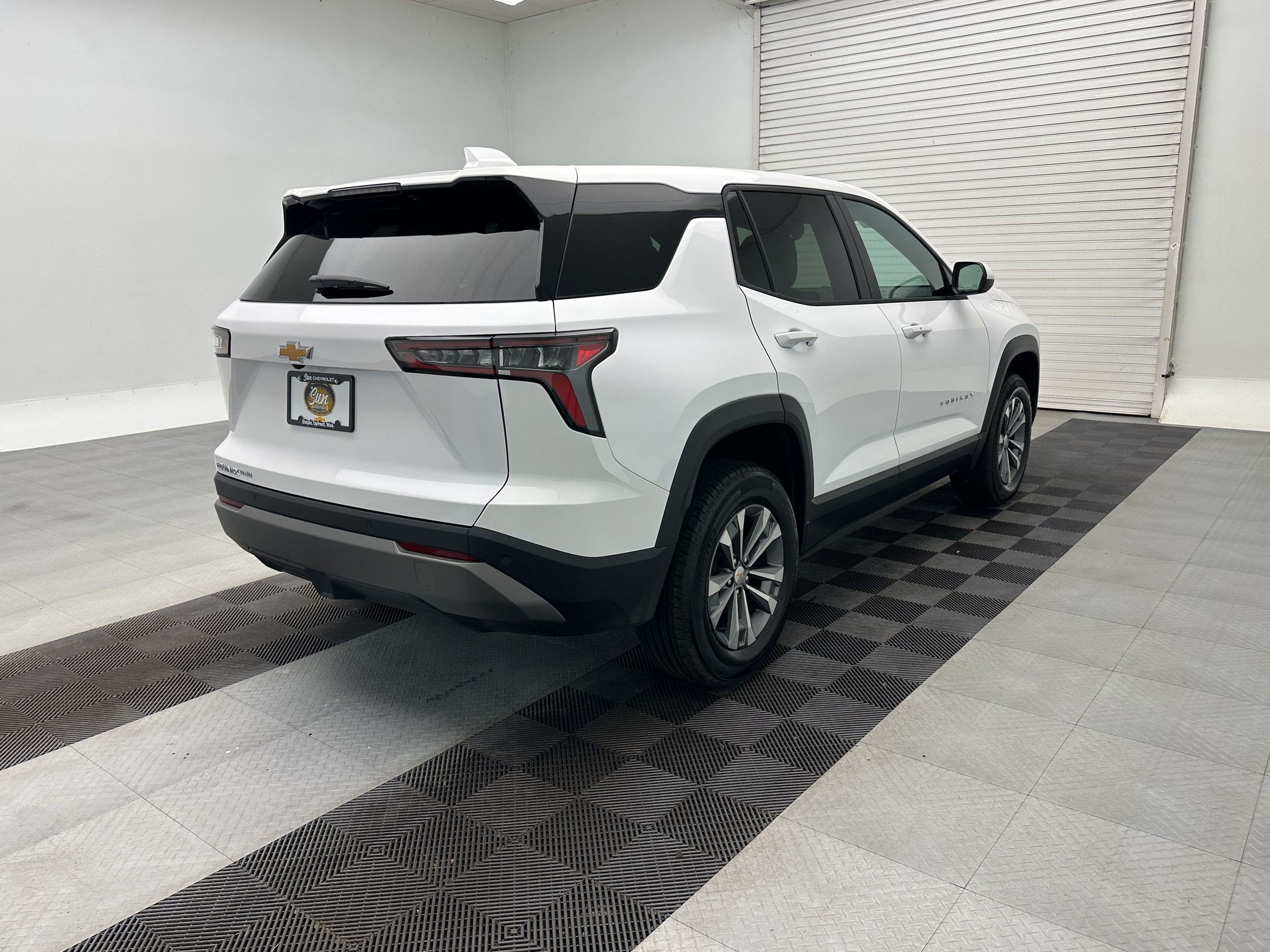 New 2027 Chevrolet Equinox LT AWD/4WD image 9