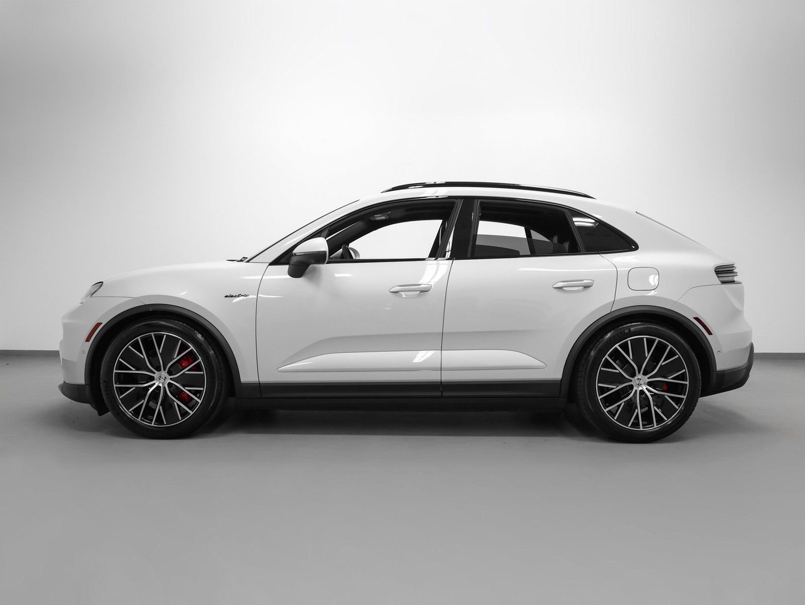 New 2025 Porsche Macan 4S Electric image 2