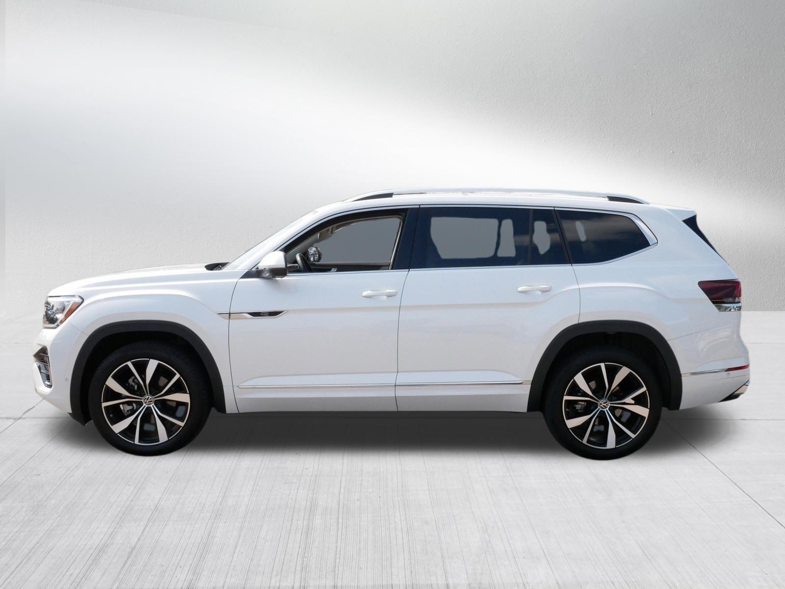 Used 2025 Volkswagen Atlas SEL Premium R-Line AWD/4WD image 4