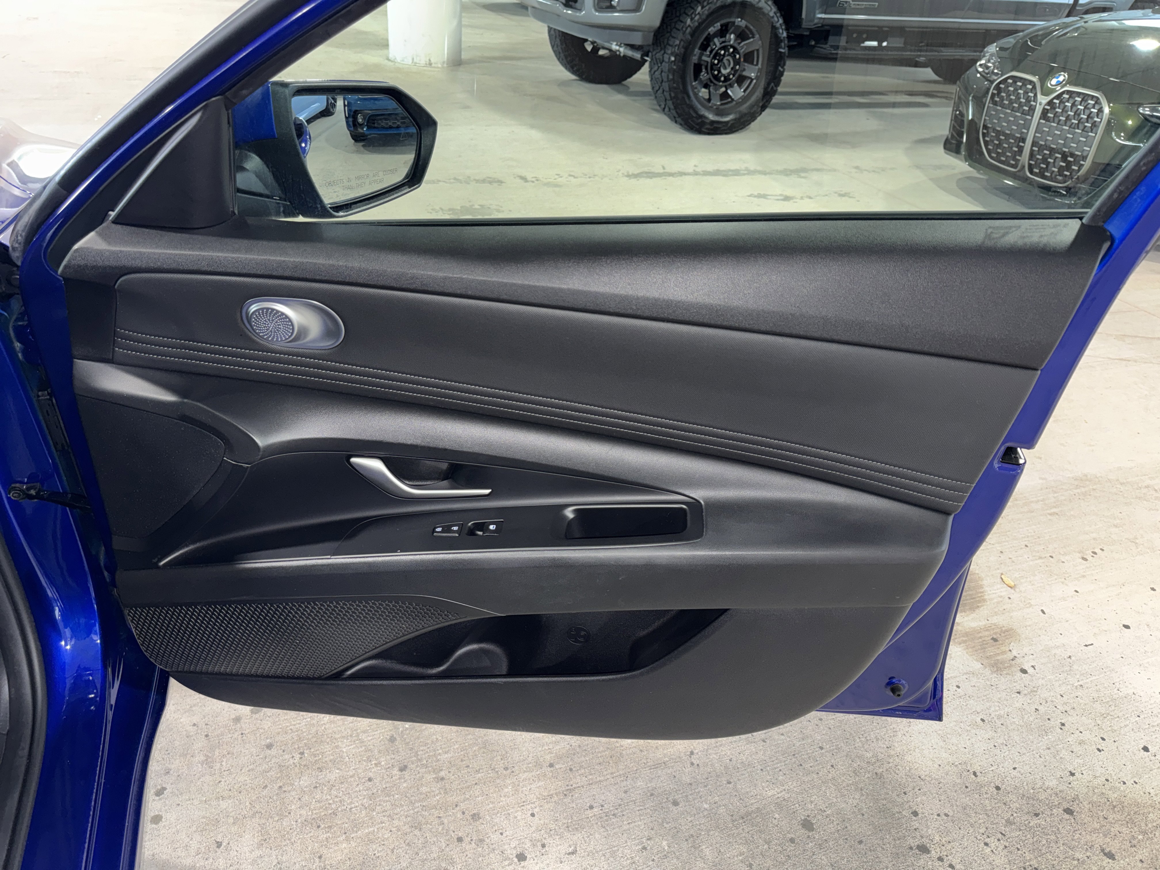 Used 2021 Hyundai Elantra SEL w/ Convenience Package image 9