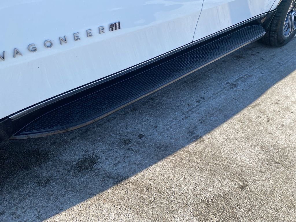 Used 2024 Jeep Wagoneer L Series II w/ Flexible Seating Group image 6