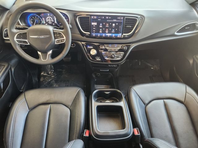 Used 2025 Chrysler Pacifica Select FWD image 27