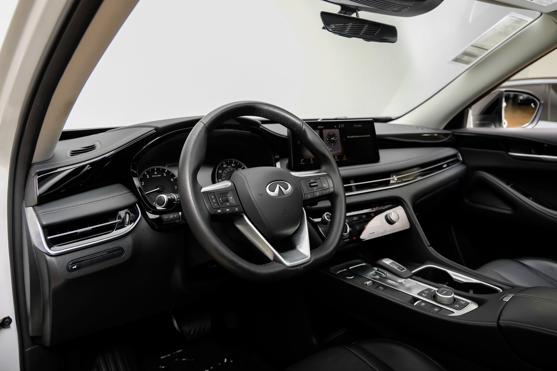 Used 2025 INFINITI QX60 Pure FWD image 3