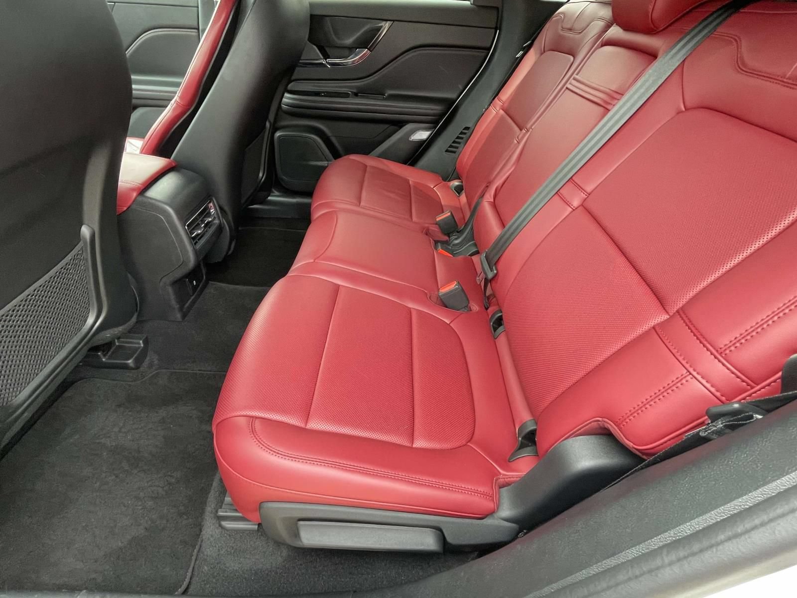 Used 2024 Lincoln Corsair Reserve w/ Rear Removable Package Tray FWD image 12