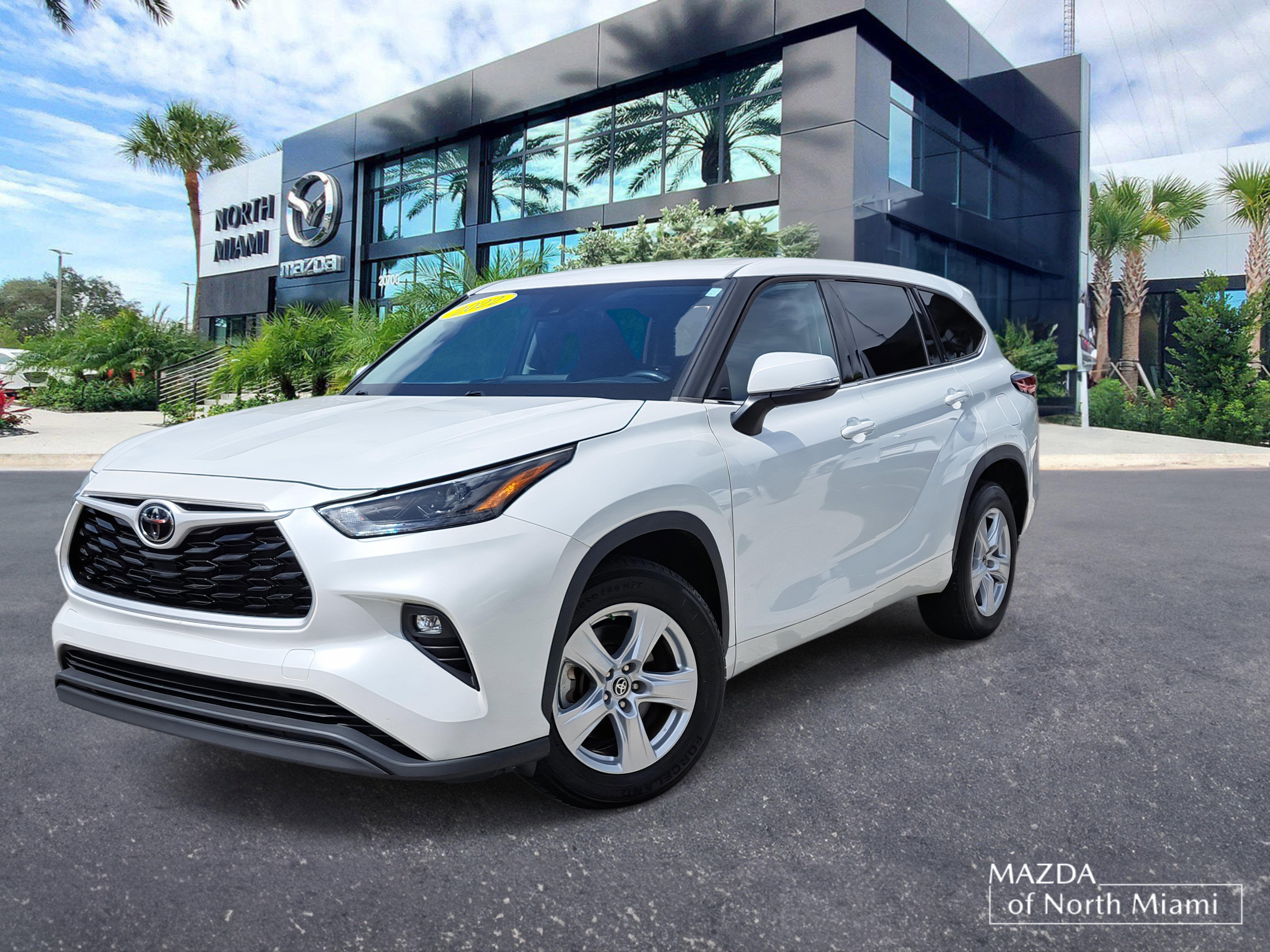 Used 2022 Toyota Highlander LE
