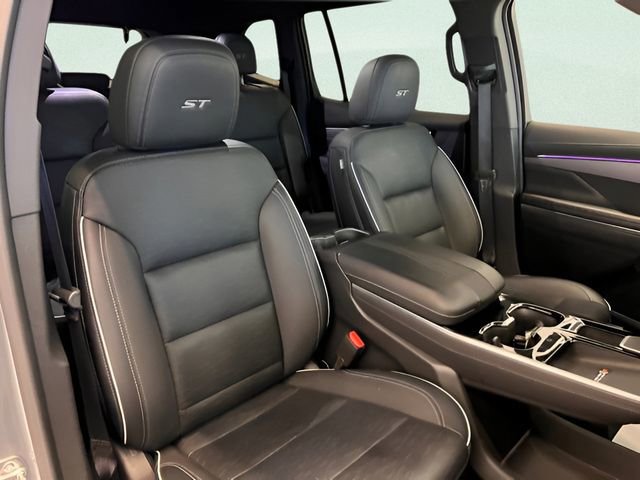 Certified 2025 Buick Enclave Sport Touring AWD/4WD image 13