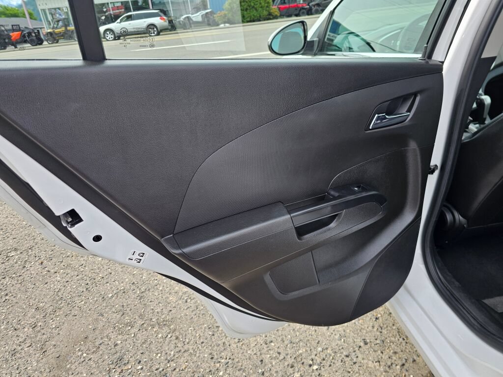 Used 2019 Chevrolet Sonic Premier FWD image 19
