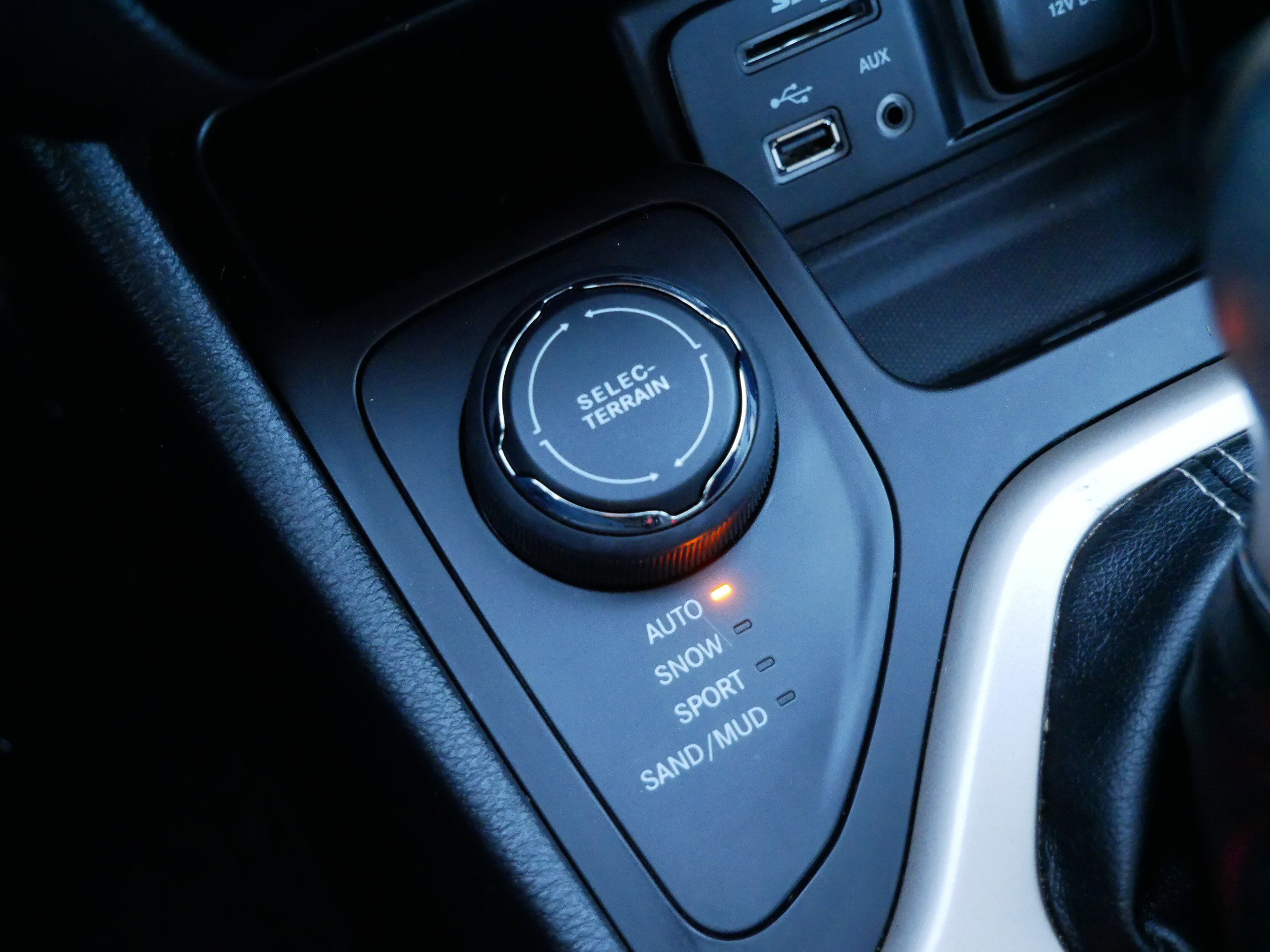 Used 2016 Jeep Cherokee Limited w/ Trailer Tow Group image 22