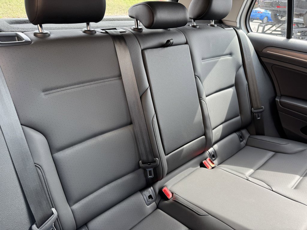 Used 2019 Volkswagen e-Golf SEL Premium FWD image 11
