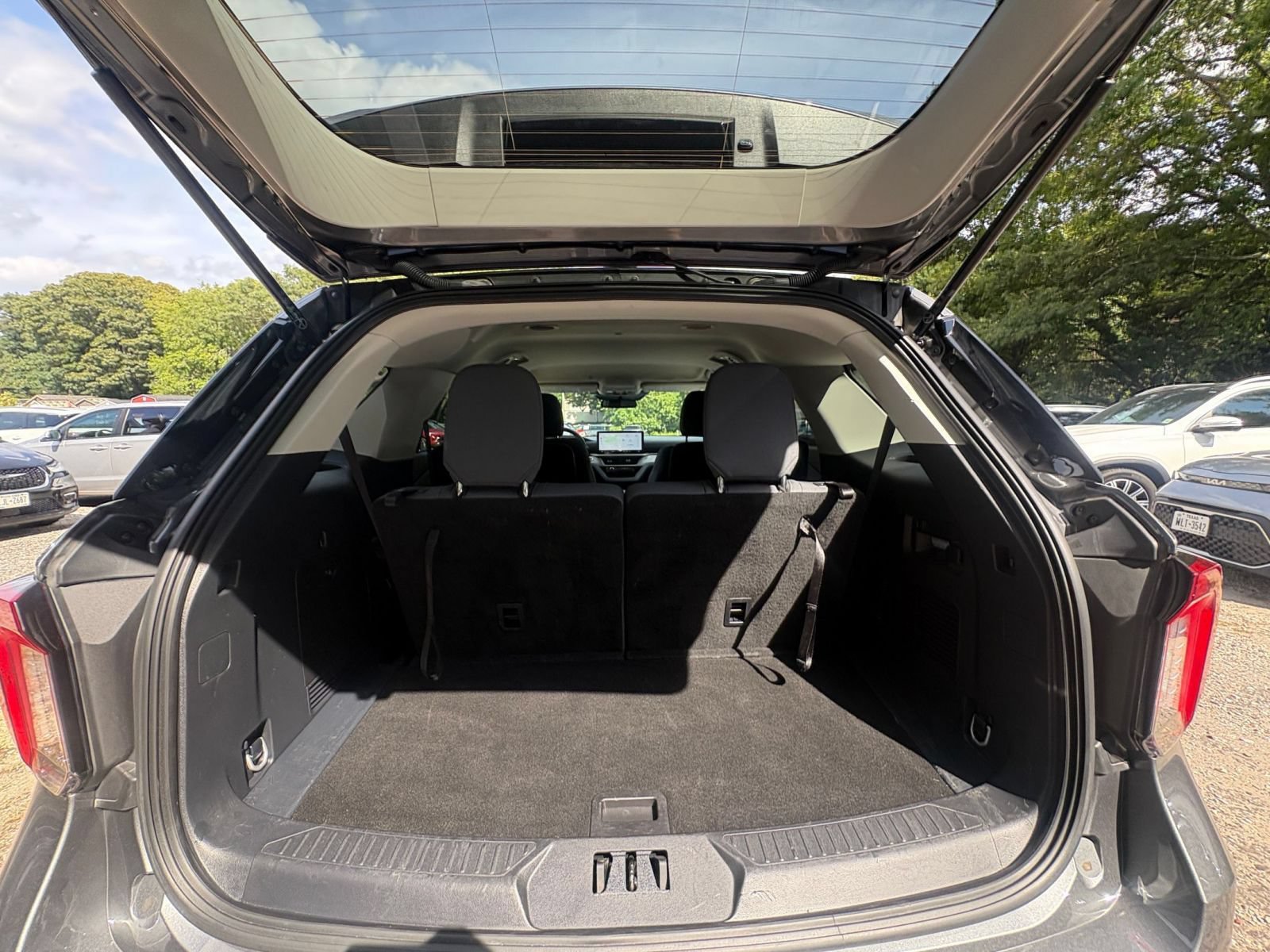 Used 2026 Ford Explorer Active AWD/4WD image 29