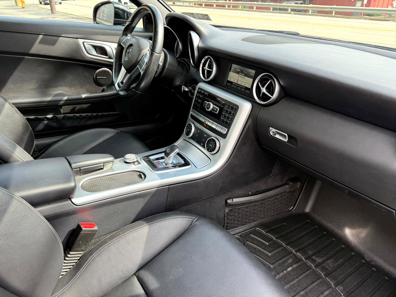 Used 2016 Mercedes-Benz SLK 300 image 21