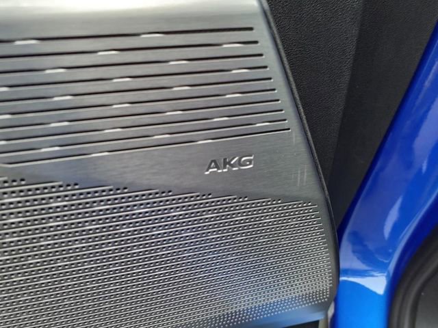 New 2025 Cadillac Optiq Luxury 1 image 27