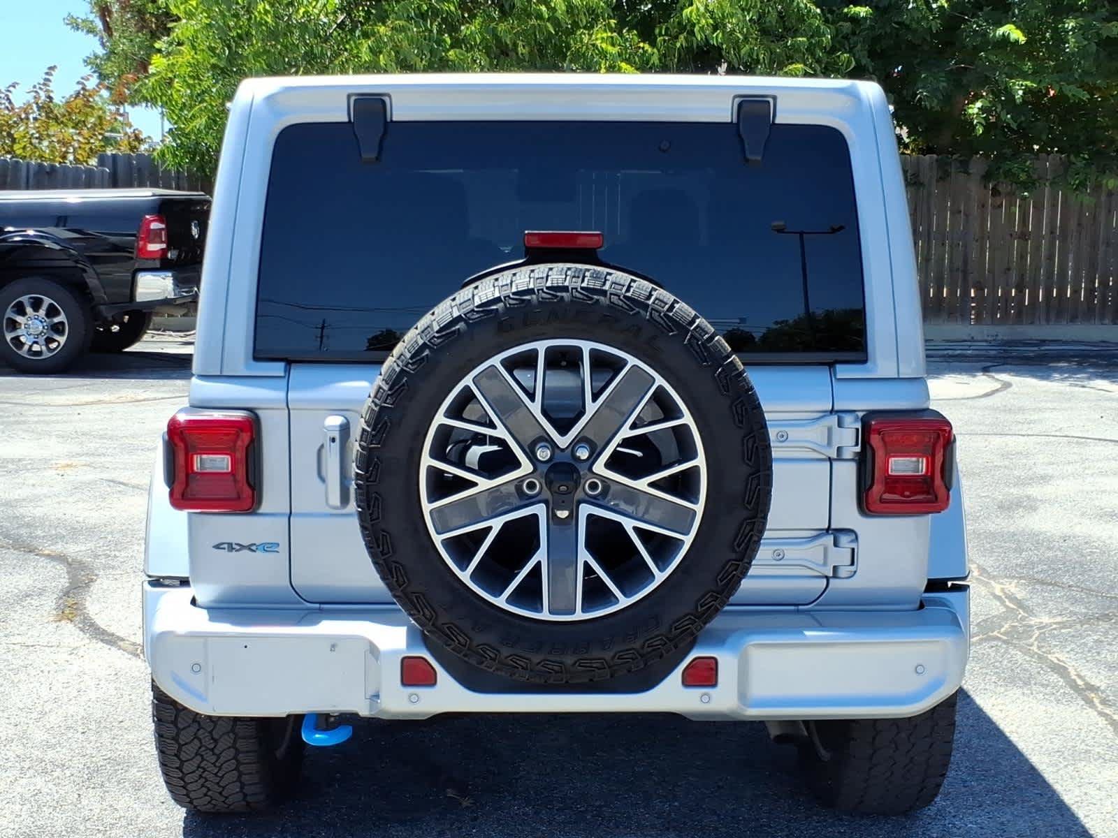 Used 2024 Jeep Wrangler High Altitude AWD/4WD image 10
