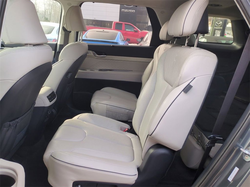 Used 2023 Hyundai Palisade Calligraphy image 25