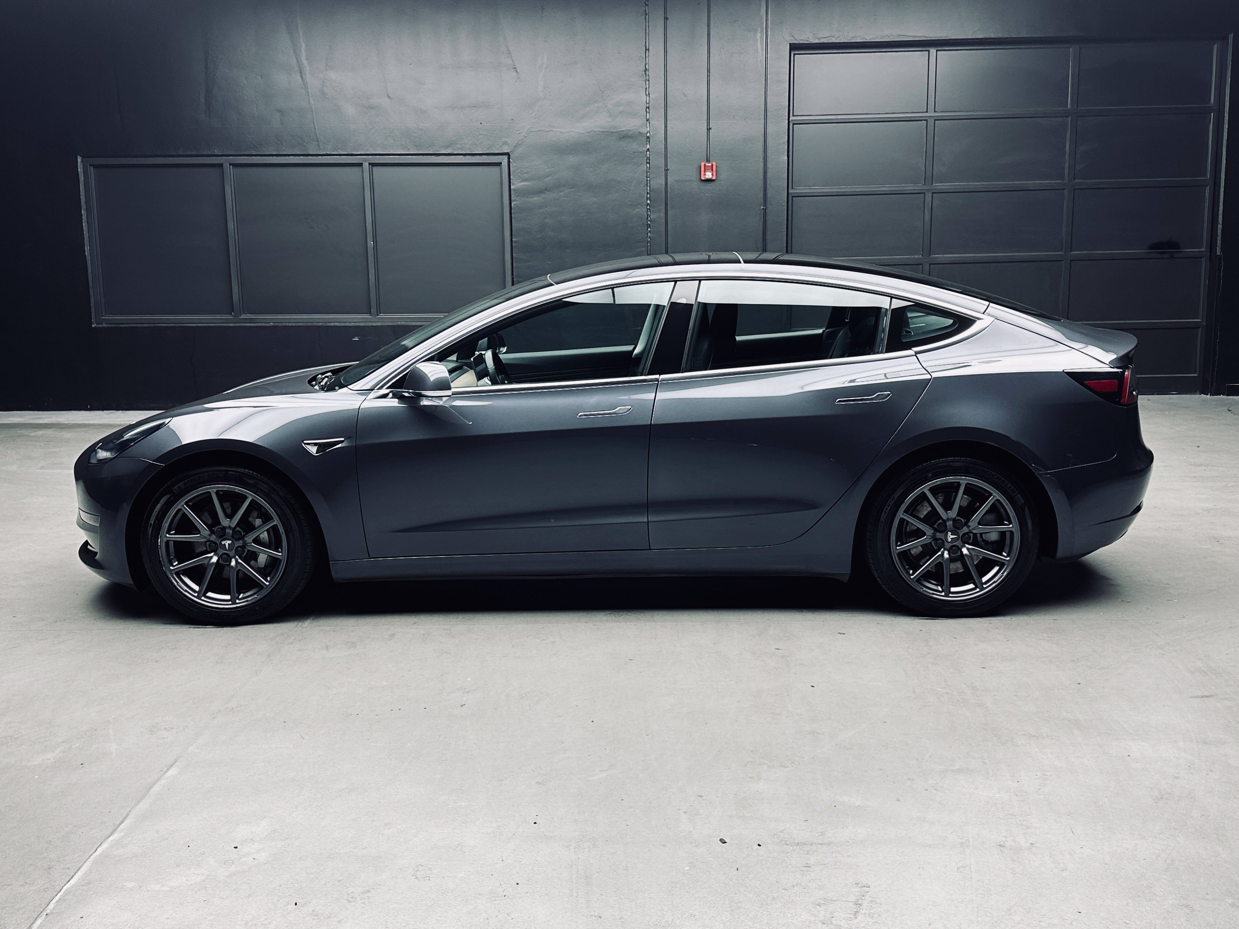 Used 2018 Tesla Model 3 Long Range AWD/4WD image 4