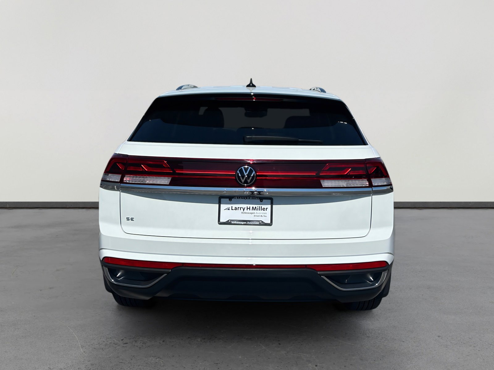 Certified 2025 Volkswagen Atlas Cross Sport SE FWD image 4