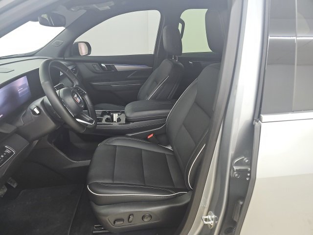 Used 2025 Buick Enclave Preferred image 4