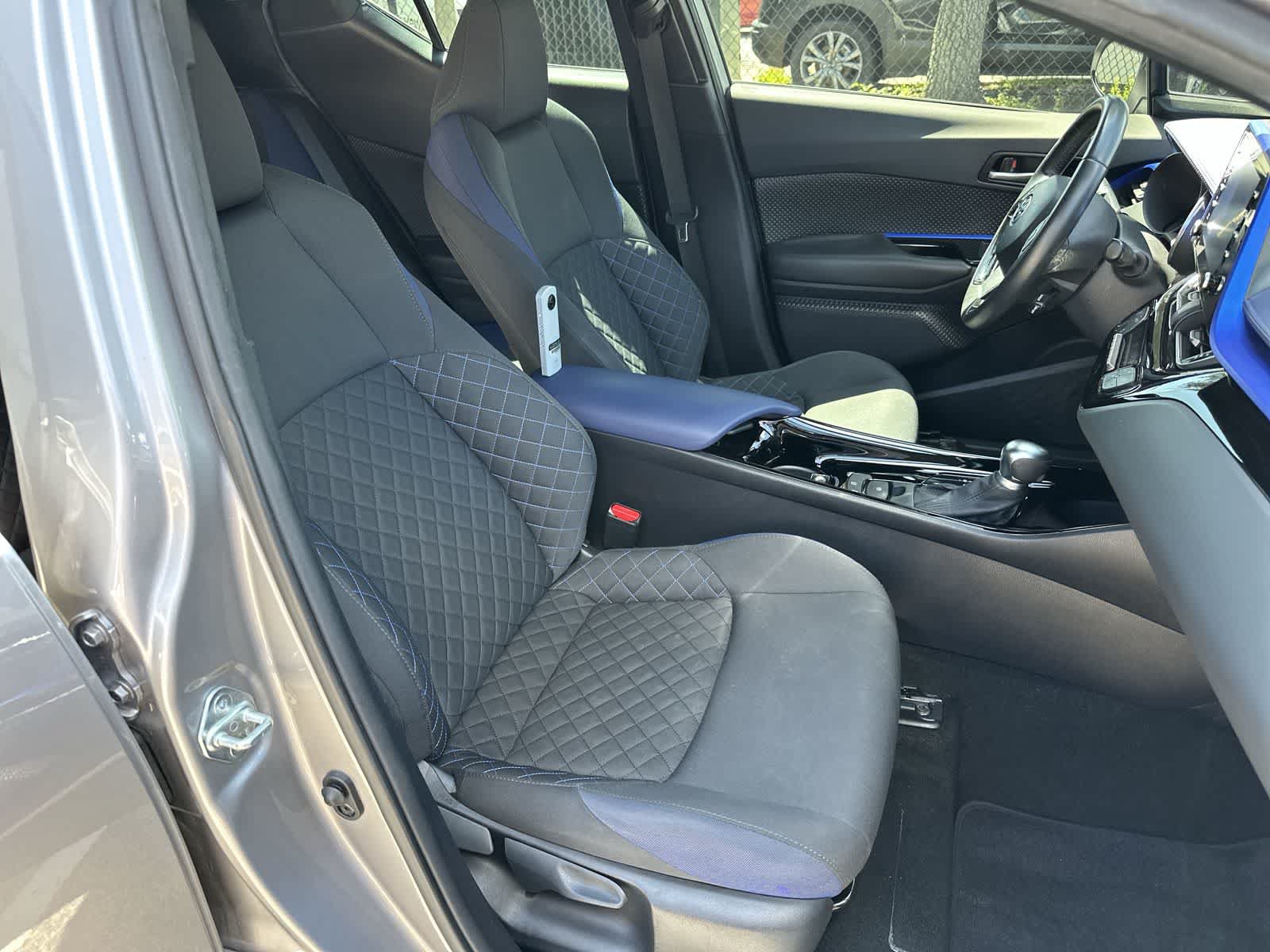 Used 2020 Toyota C-HR XLE FWD image 9