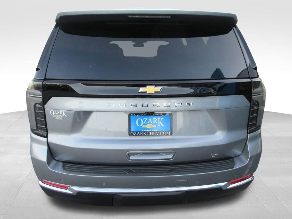 New 2026 Chevrolet Suburban LT image 5