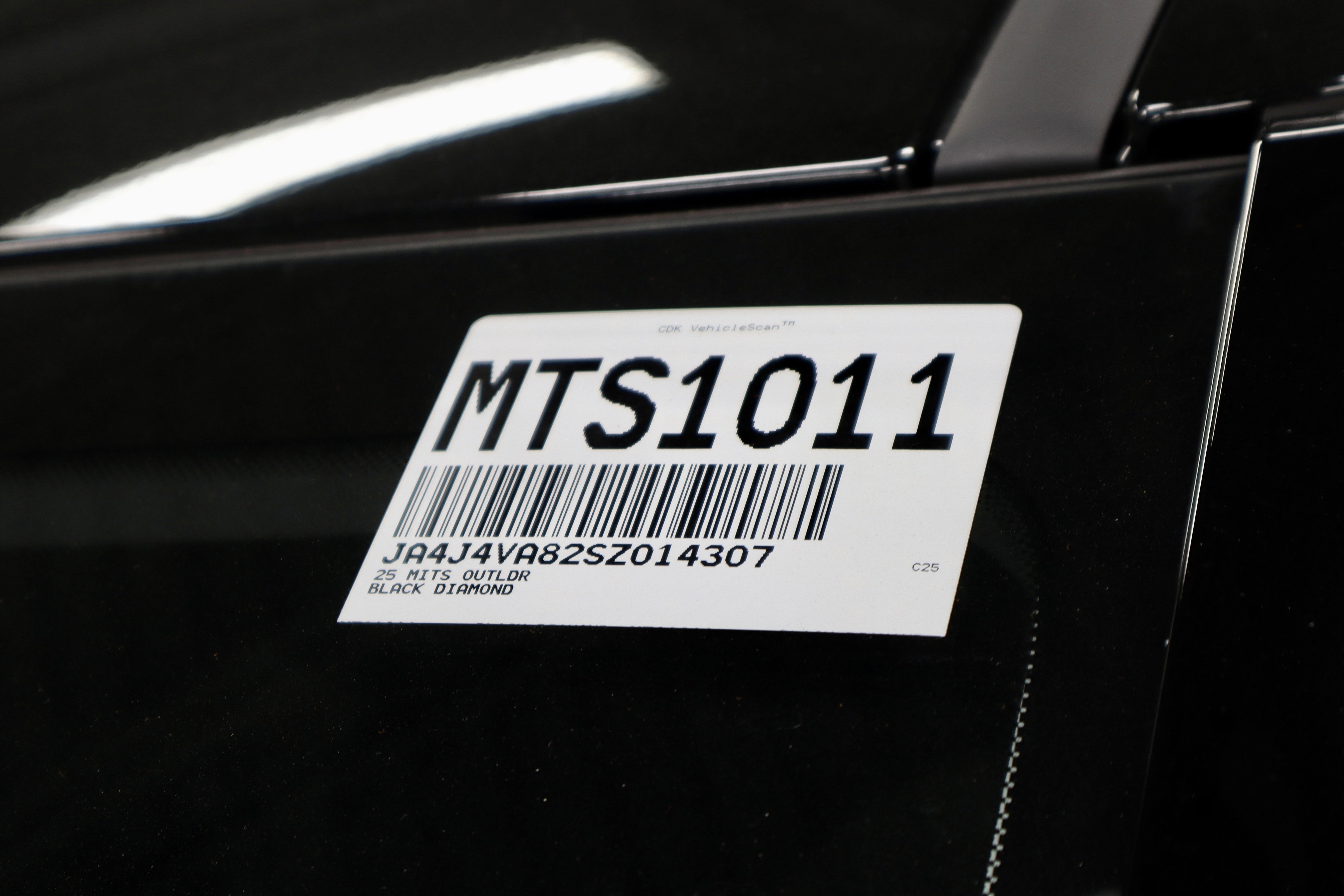 New 2025 Mitsubishi Outlander SE image 40