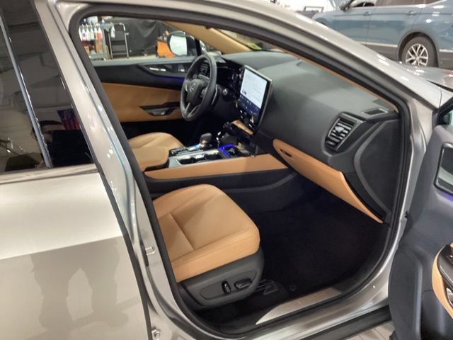 Used 2025 Lexus NX 350 AWD w/ Accessory Package (2T) image 11