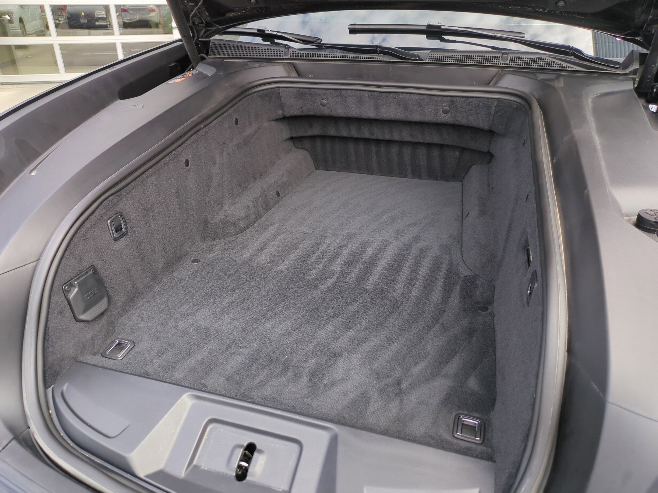 Used 2025 Cadillac Escalade IQ Sport 1 w/ Smart Trailering package image 33