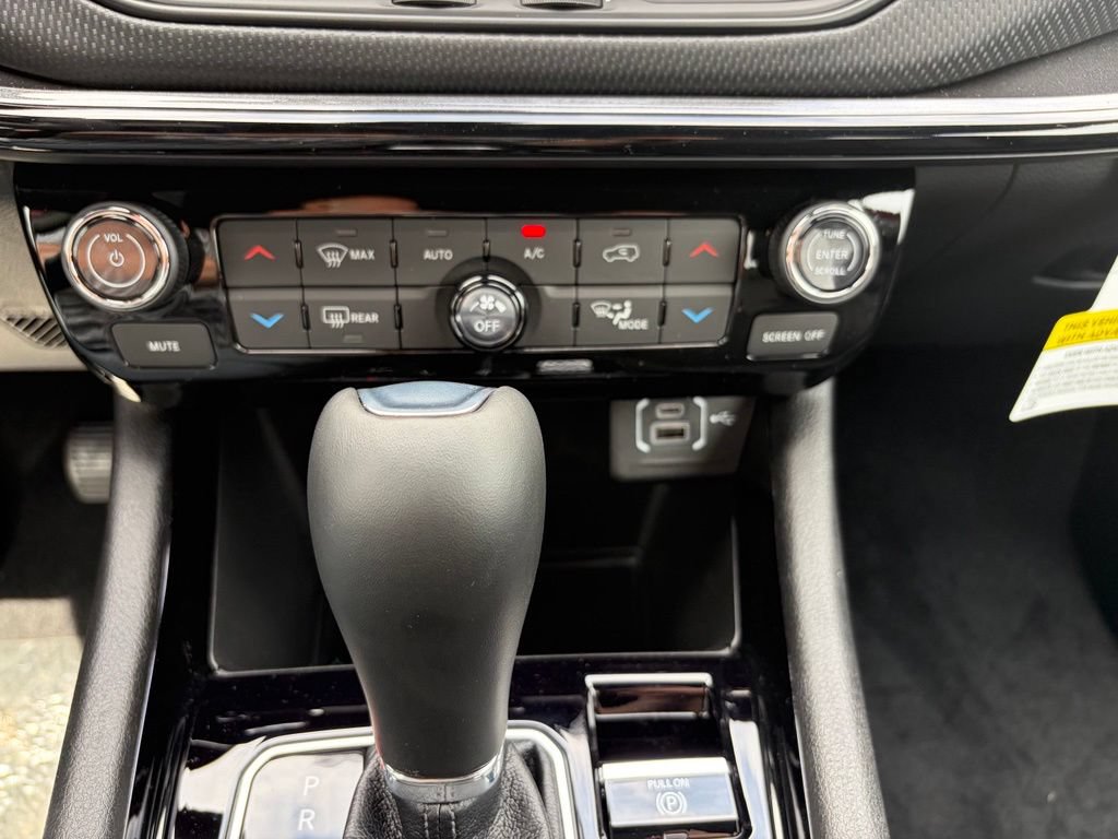 New 2026 Jeep Compass Latitude AWD/4WD image 40