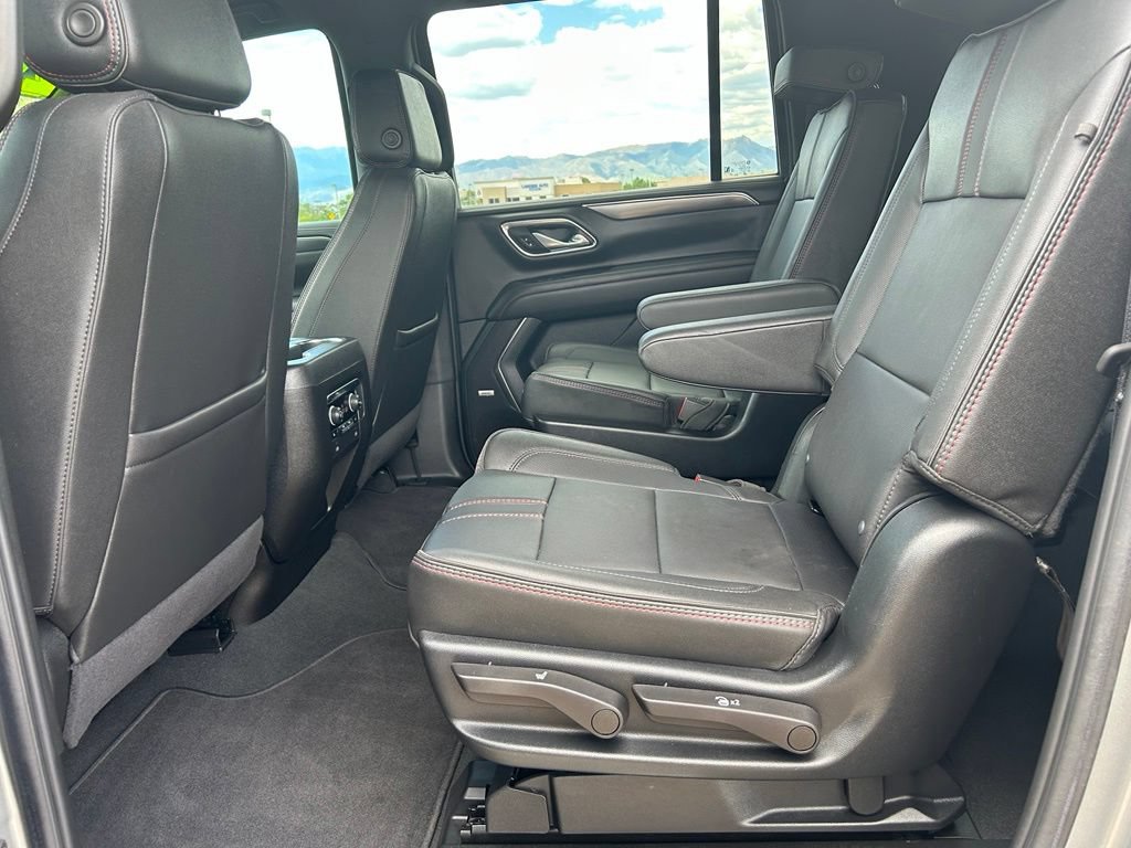 Used 2024 Chevrolet Suburban RST w/ Luxury Package AWD/4WD image 27