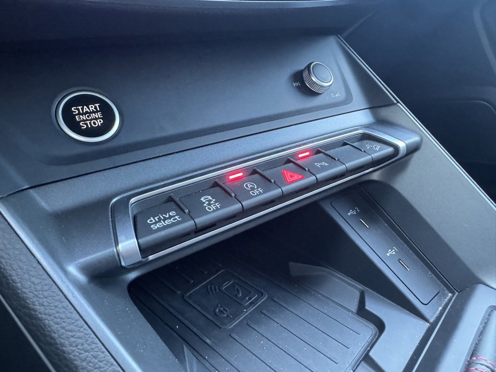 Certified 2025 Audi Q3 2.0T Premium Plus w/ Premium Plus Package image 20