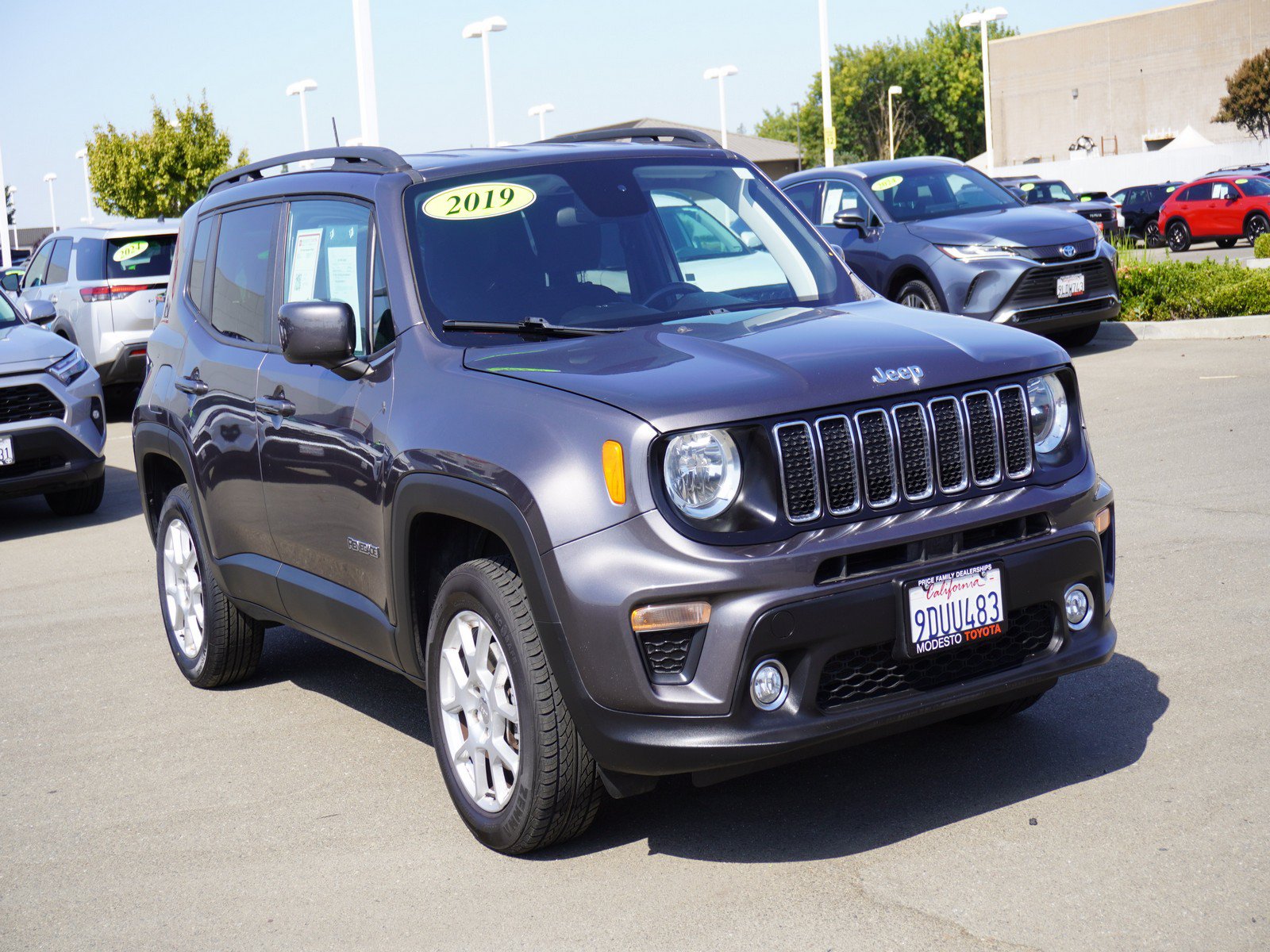 Used 2019 Jeep Renegade Latitude w/ Trailer Tow Group AWD/4WD image 1