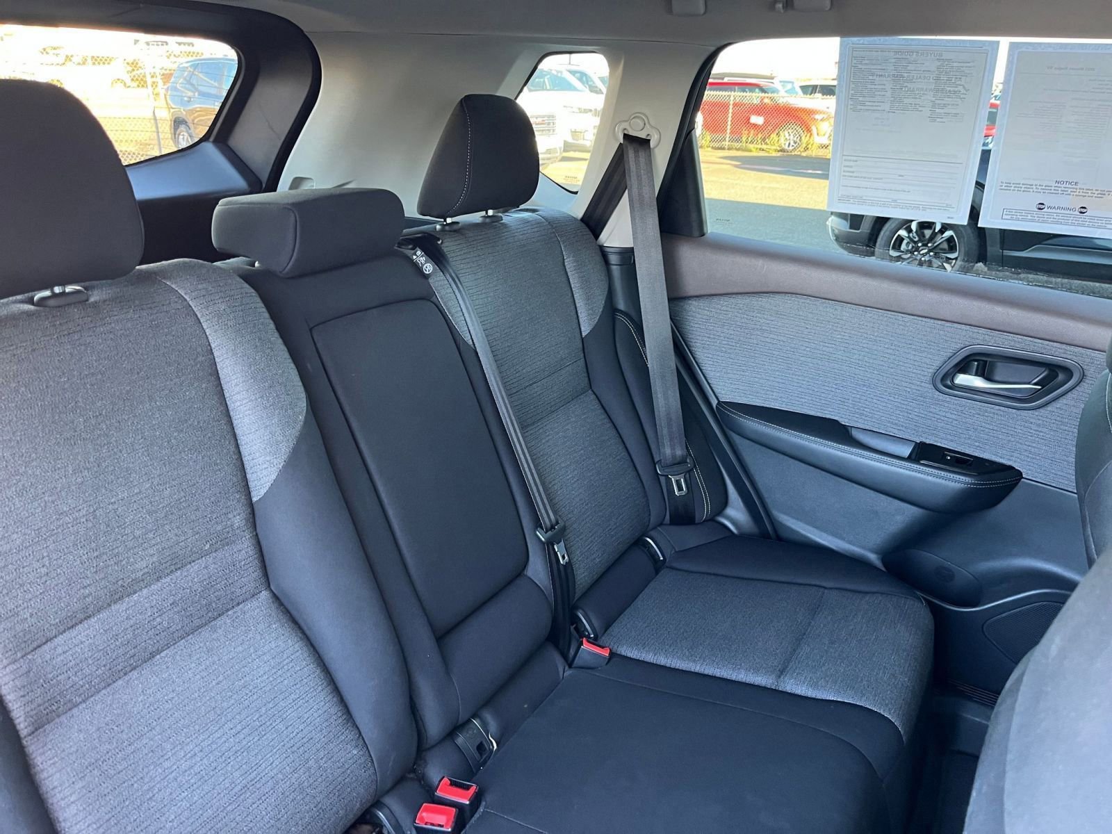 Used 2023 Nissan Rogue SV image 37