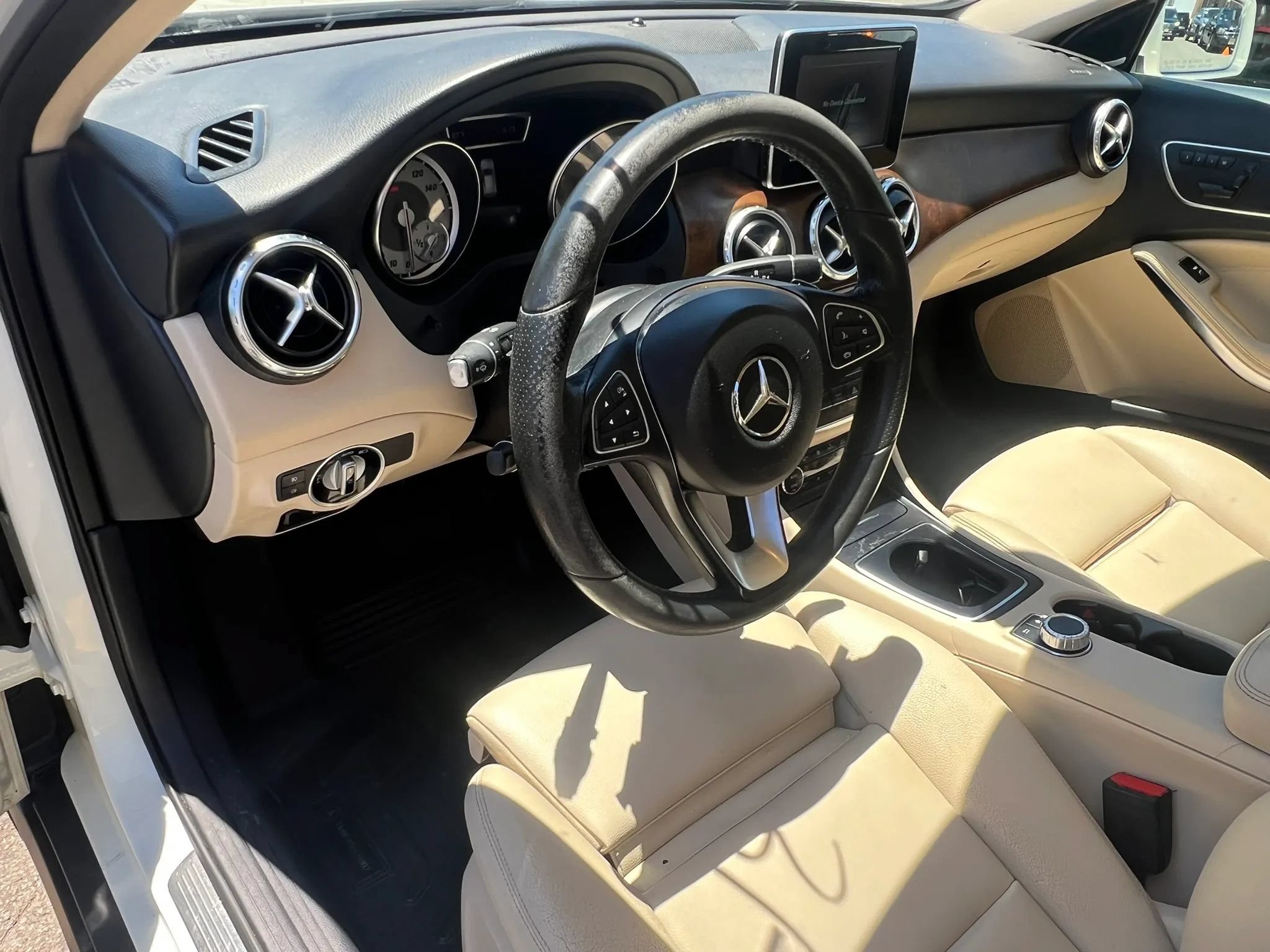 Used 2017 Mercedes-Benz GLA 250 4MATIC w/ Premium Package image 15