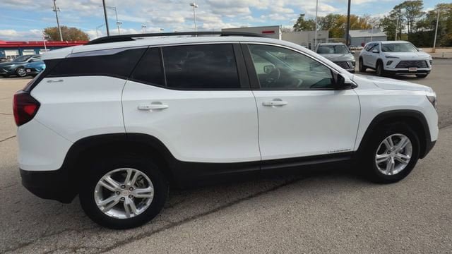 Used 2023 GMC Terrain SLE w/ Driver Convenience Package AWD/4WD image 12