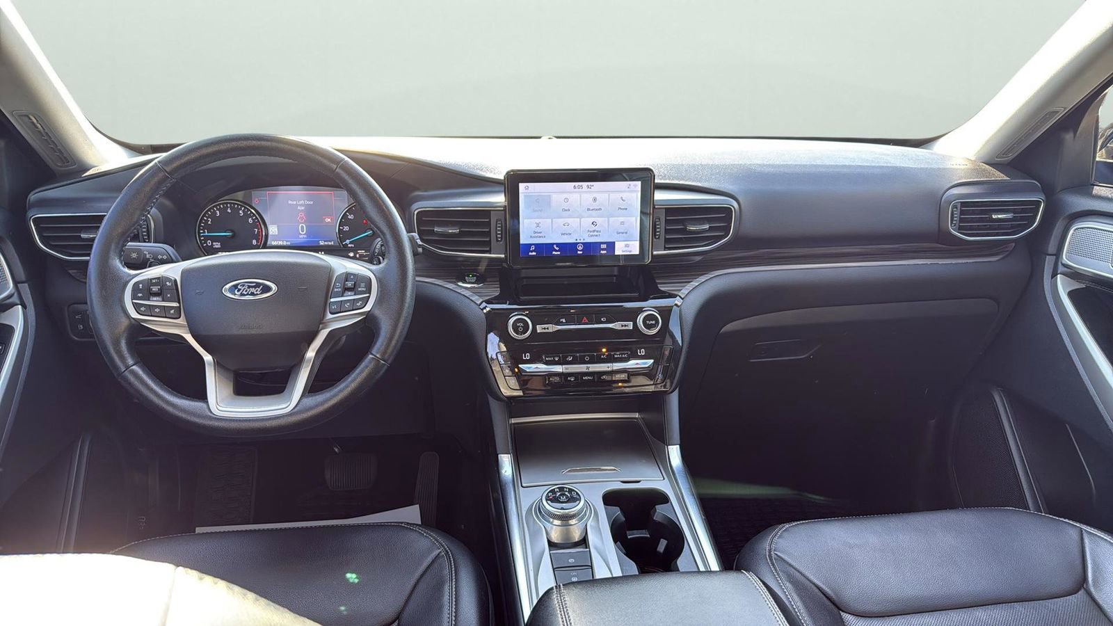 Used 2021 Ford Explorer Limited w/ Hybrid Equipment Group 310A image 22