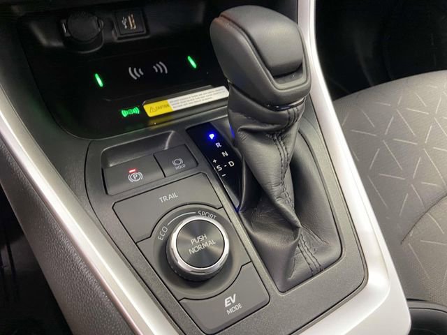 Used 2025 Toyota RAV4 XLE w/ Convenience Package image 24